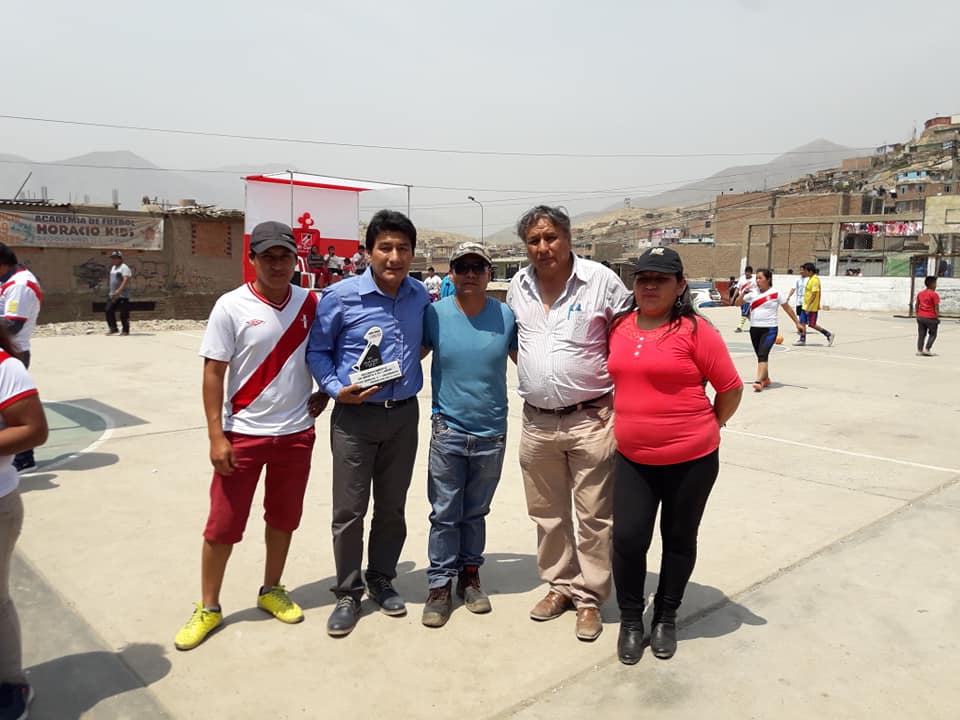 Ate: Los 5 de Acción Popular y el ascenso de Edde Cuellar 32 Edde Cuellar junto a Erasmo Cárdenas