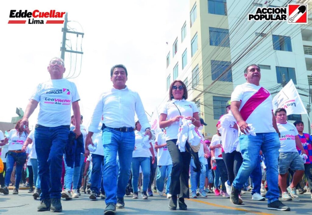 Nelly Cuellar: la regidora de Ate que estuvo al mismo tiempo con operadores de Martín Vizcarra 56 NELLY CUELLAR FOTO GRUPAL 1