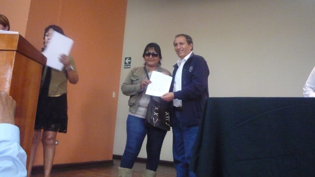 ATE: MUNICIPALIDAD CONTRATÓ TRABAJADORA QUE FALSIFICÓ DOCUMENTACIÓN PARA BENEFICIARSE CON PUESTO DE TRABAJO 24 Soledad Núñez y Óscar Benavides Majino
